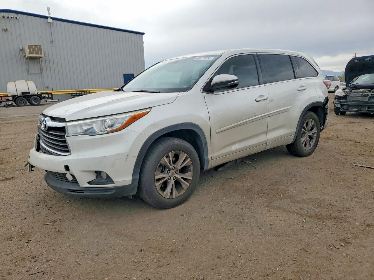 2015 Toyota Highlander Le Plus - zdjęcie główne