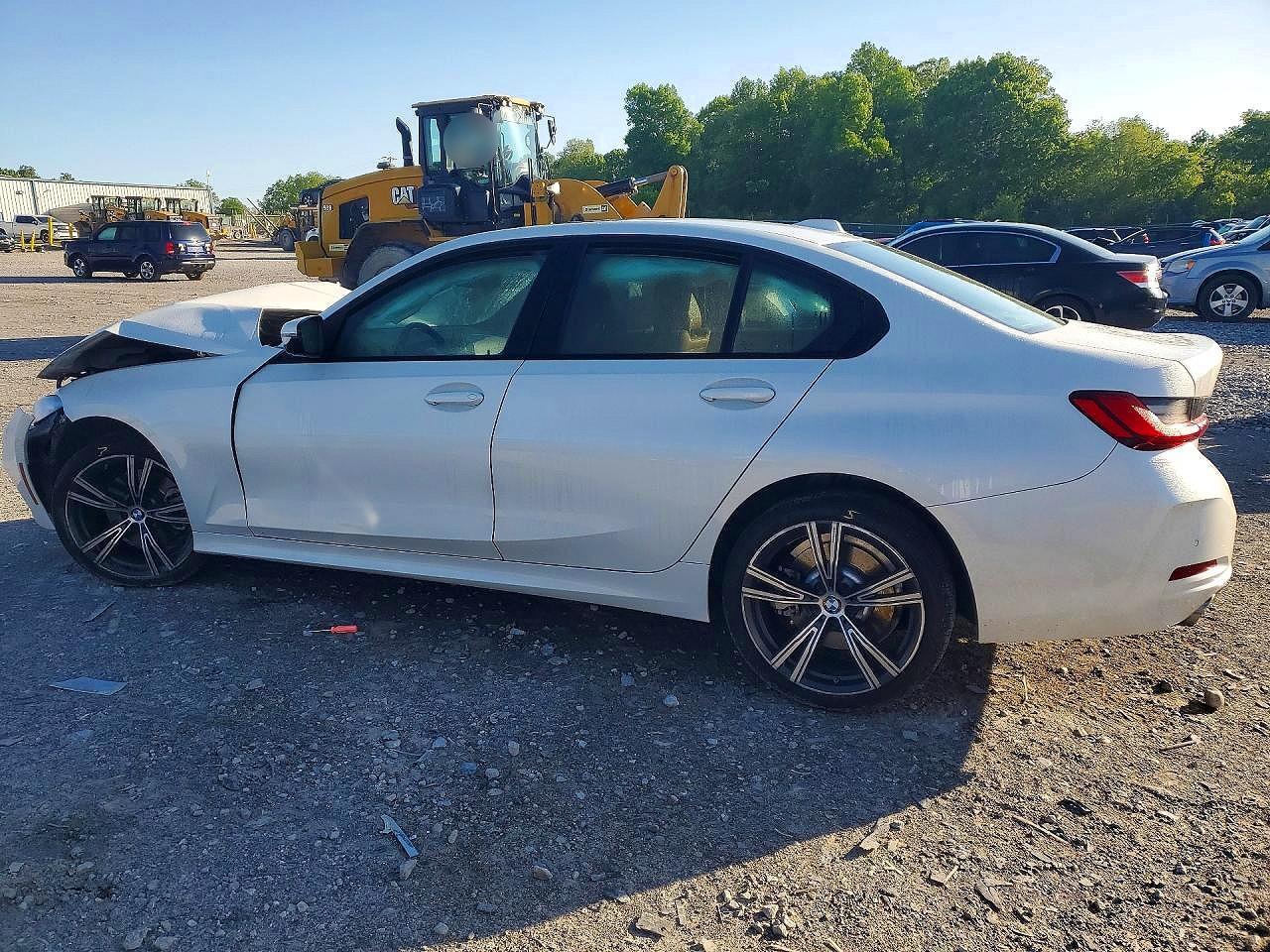 2023 BMW 330I - zdjęcie 2