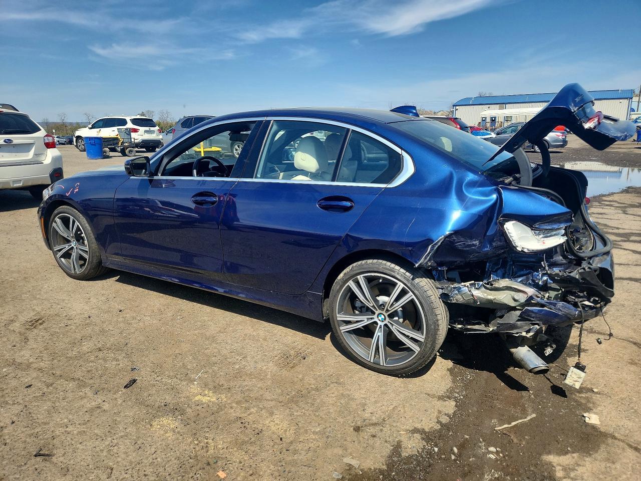 2019 BMW 330Xi - zdjęcie 2