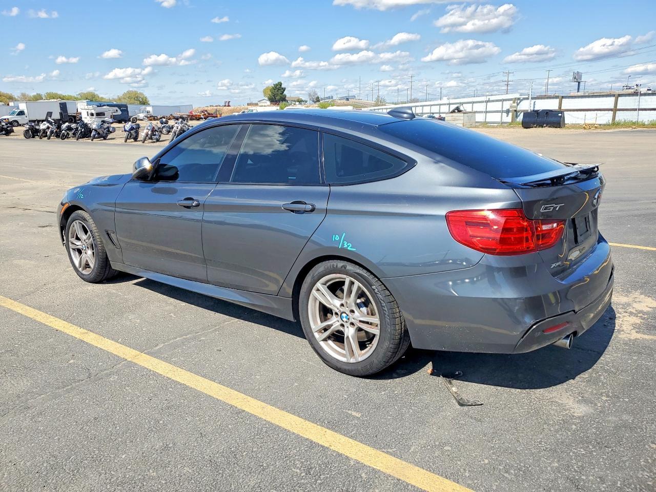 2015 BMW 335 Xigt - zdjęcie 2