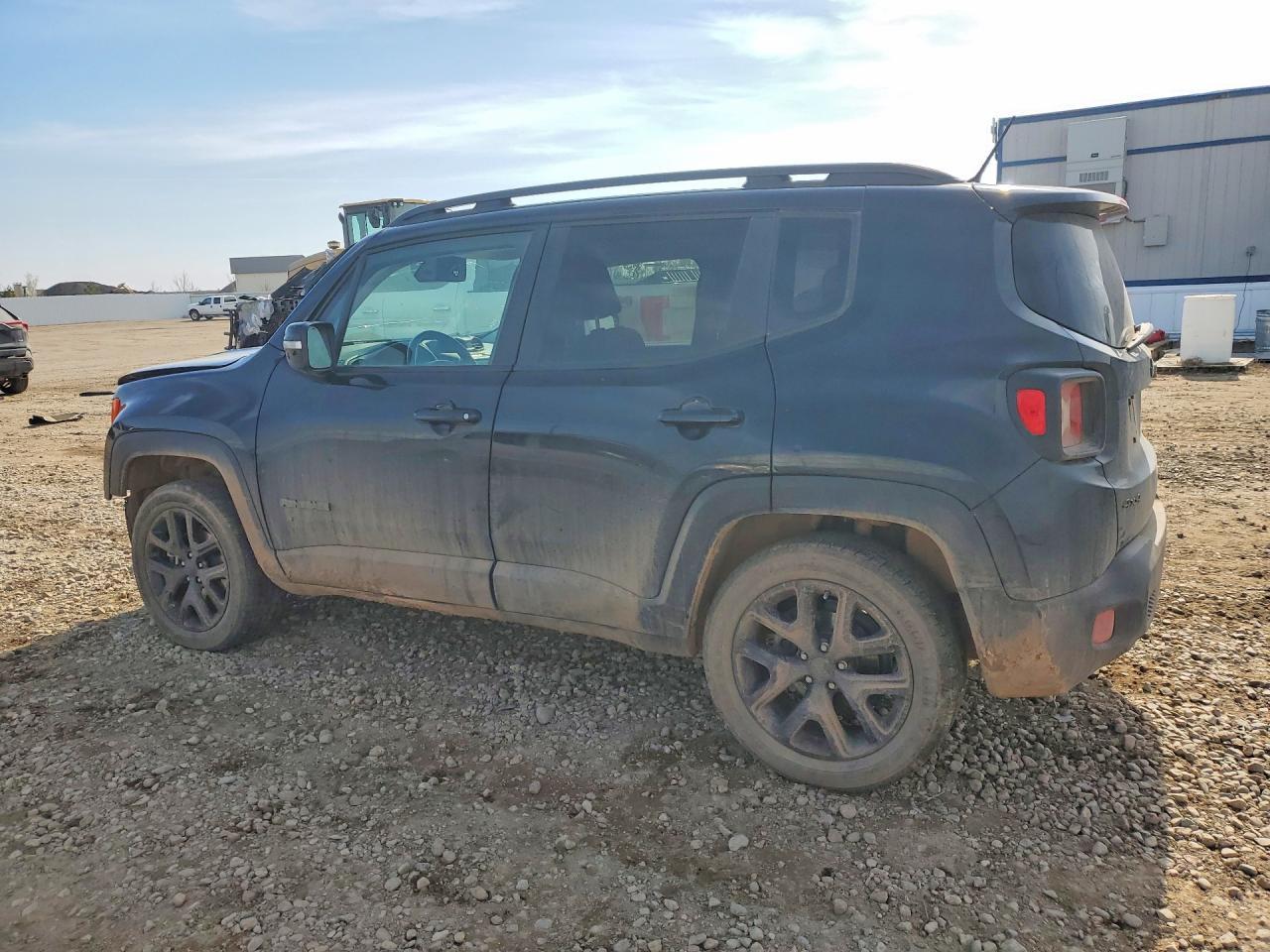 2017 Jeep Renegade Latitude - zdjęcie 2