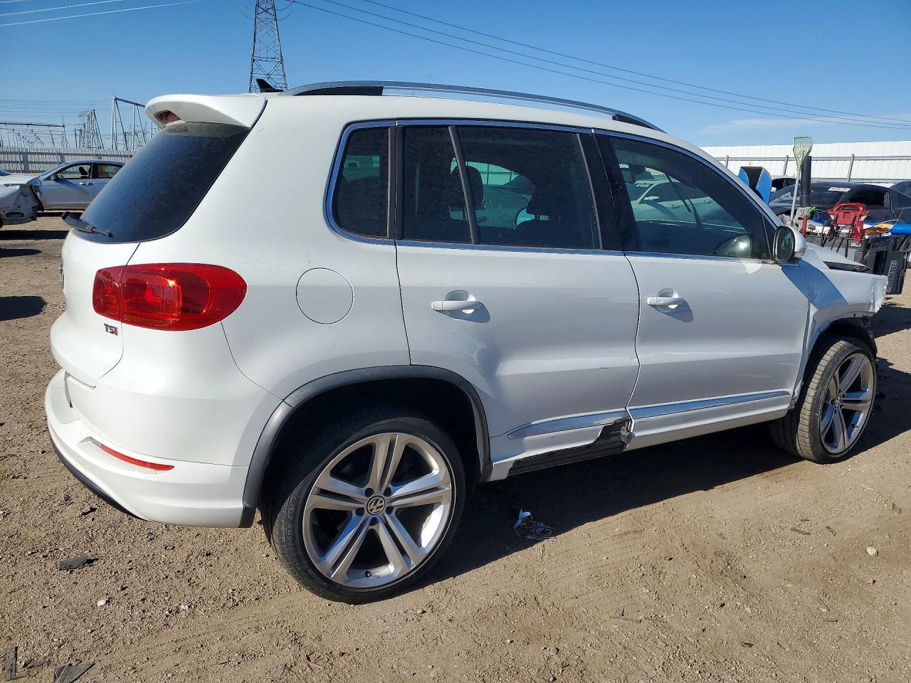 2016 Volkswagen Tiguan S - zdjęcie 3