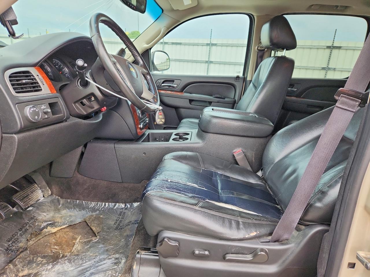 2014 Chevrolet Suburban C1500 Lt - zdjęcie 7