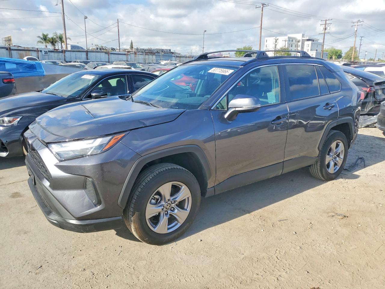 2025 Toyota Rav4 Xle - zdjęcie główne