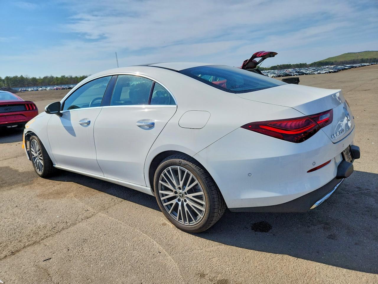2025 Mercedes-Benz Cla 250 4Matic - zdjęcie 2