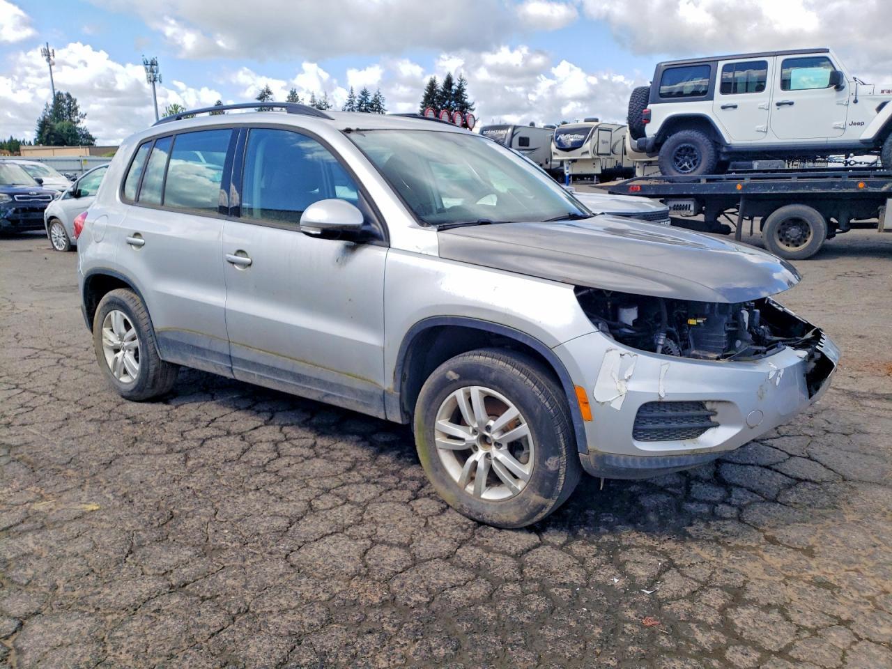 2017 Volkswagen Tiguan S - zdjęcie 4