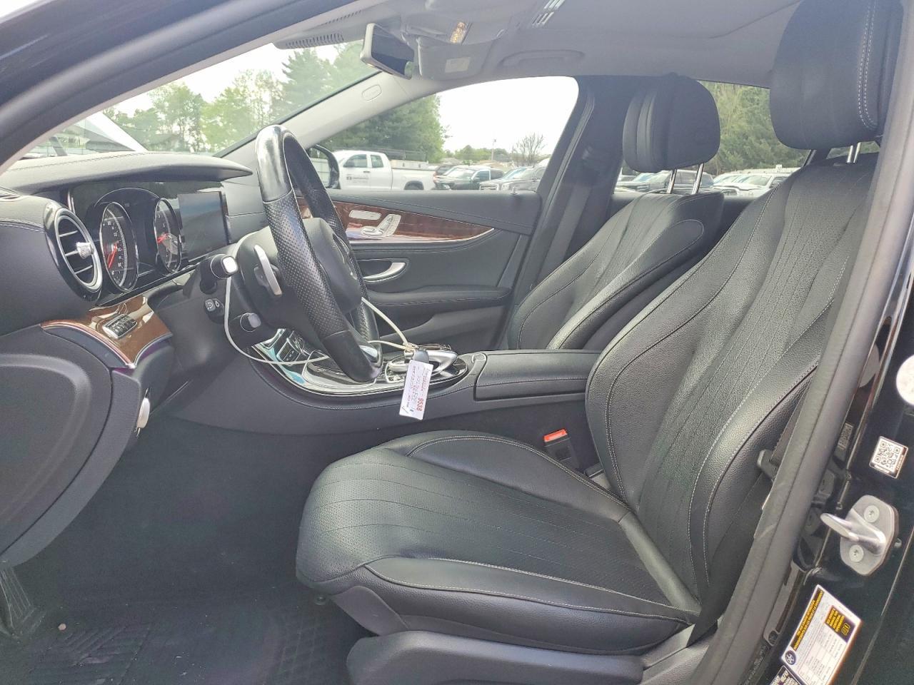 2017 Mercedes-Benz E 300 4Matic - zdjęcie 7