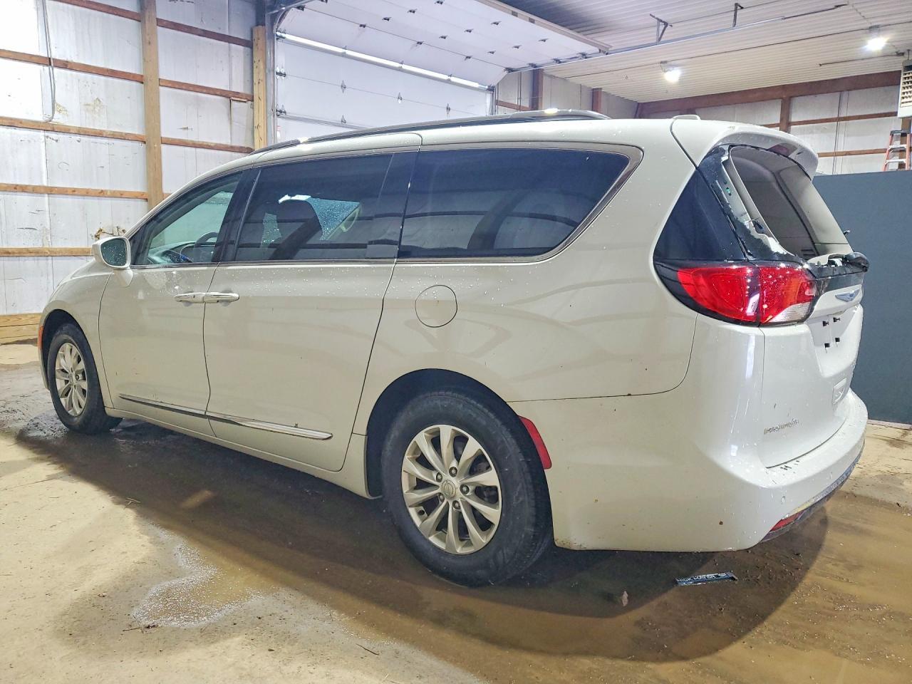 2019 Chrysler Pacifica Touring L - zdjęcie 2