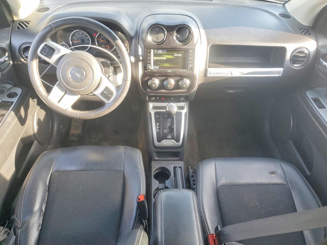 2015 Jeep Compass Latitude - zdjęcie 8