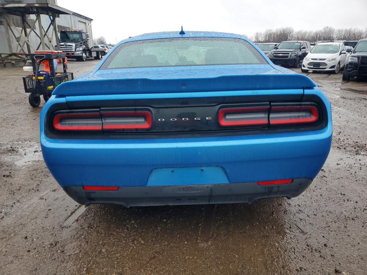 2016 Dodge Challenger R - zdjęcie 6