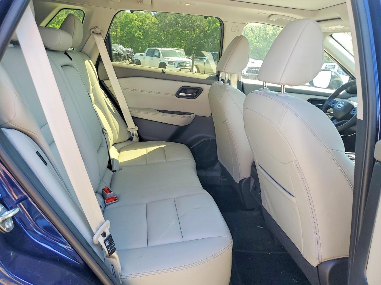 2025 Nissan Rogue Sl - zdjęcie 11