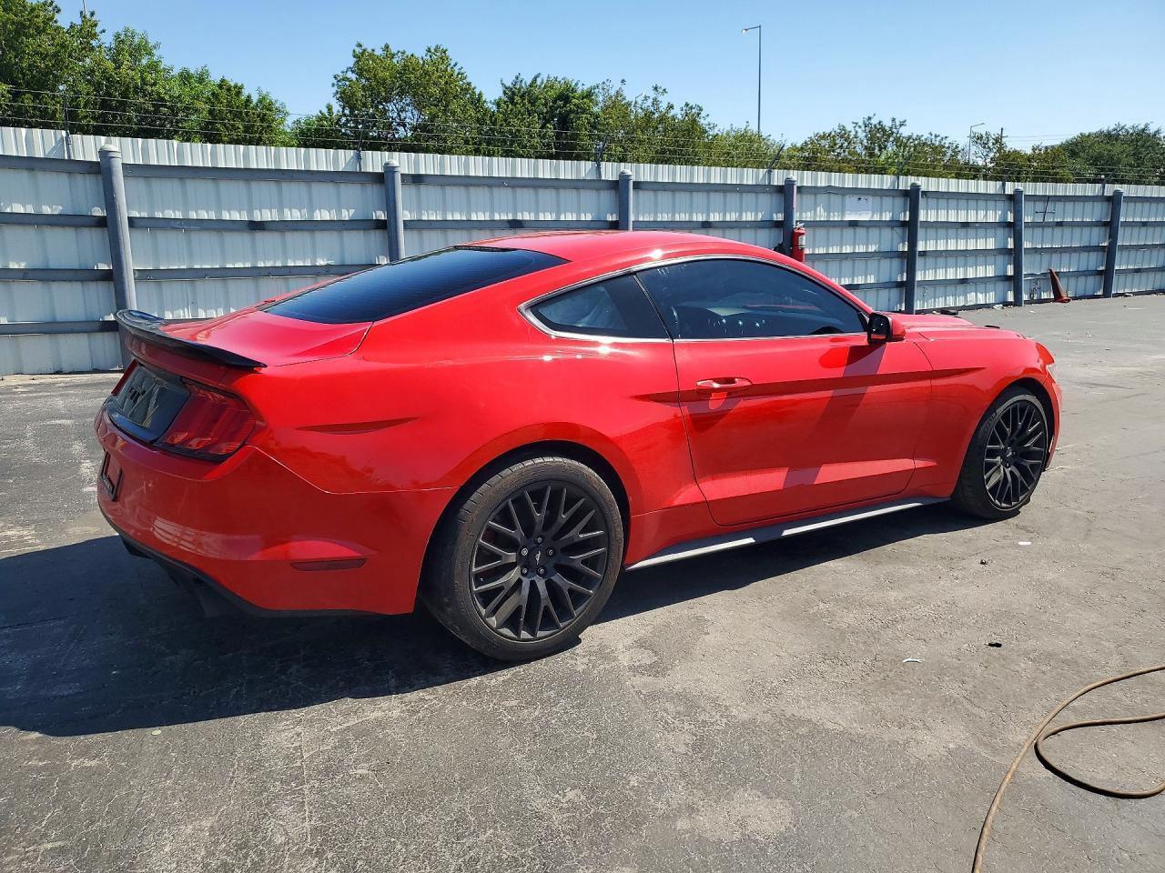 2016 Ford Mustang - zdjęcie 3