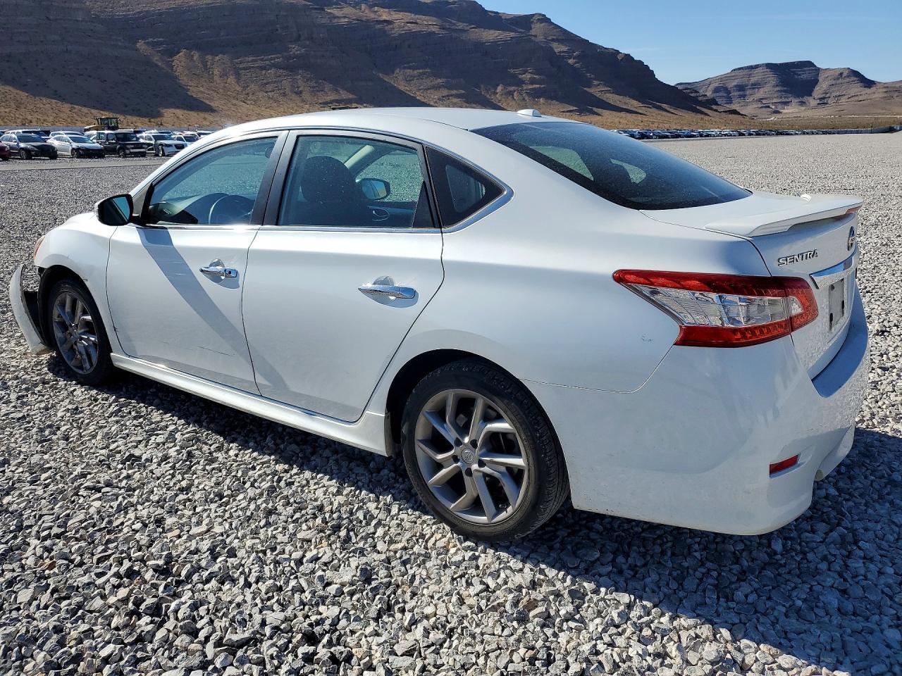 2015 Nissan Sentra Sr - zdjęcie 2