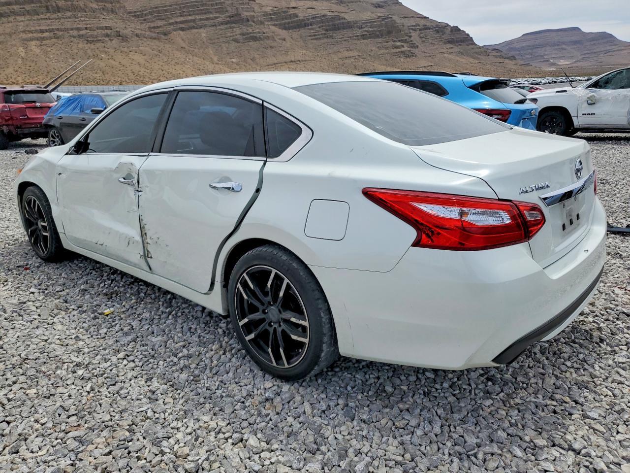 2016 Nissan Altima 2.5 S - zdjęcie 2