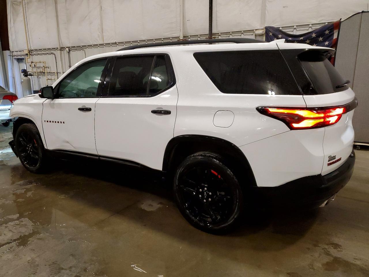 2023 Chevrolet Traverse Premier - zdjęcie 2