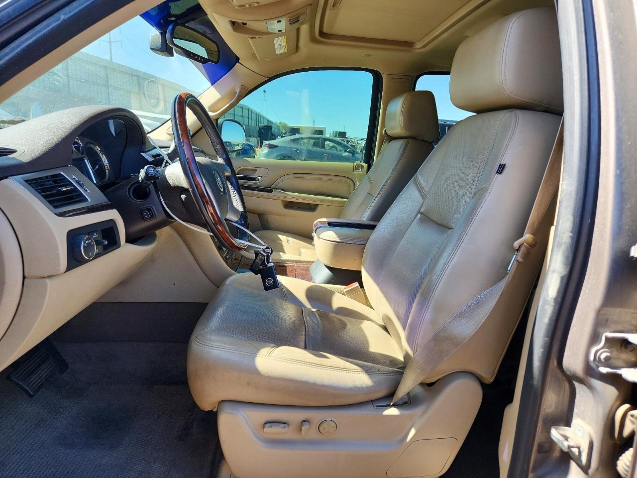 2013 Cadillac Escalade Luxury - zdjęcie 7