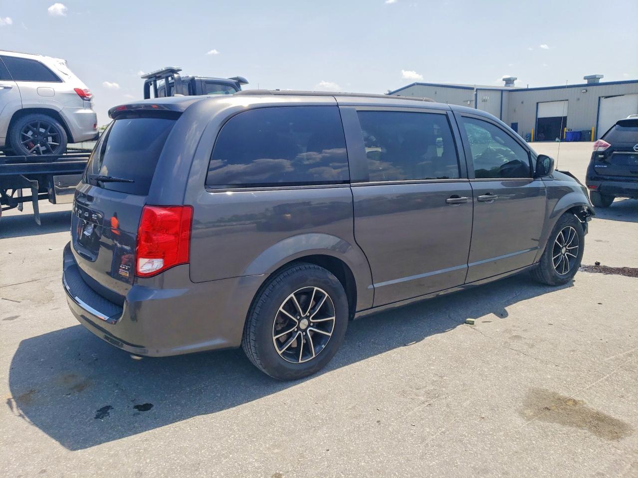 2018 Dodge Grand Caravan Gt - zdjęcie 3