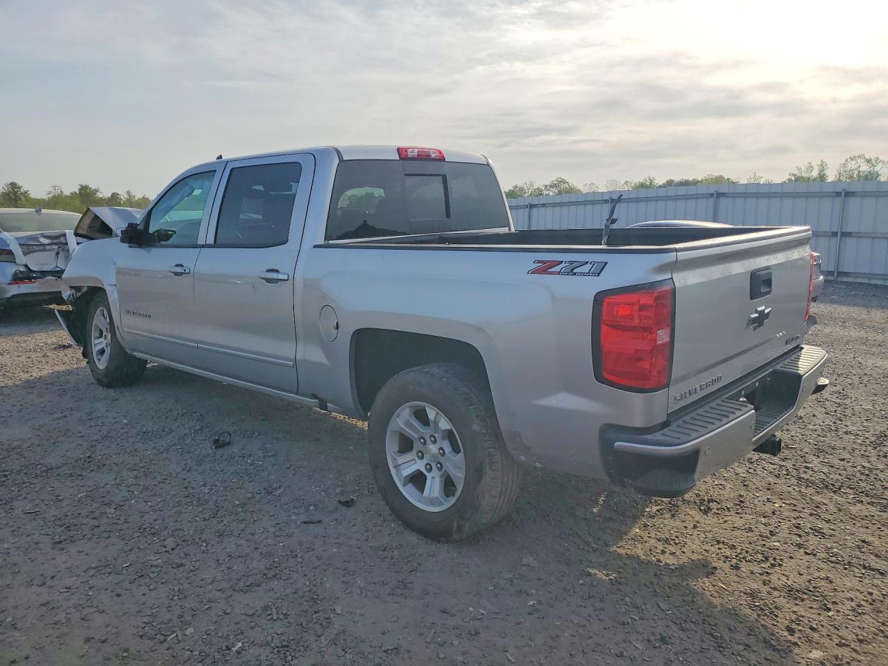 2018 Chevrolet Silverado K1500 Lt - zdjęcie 2
