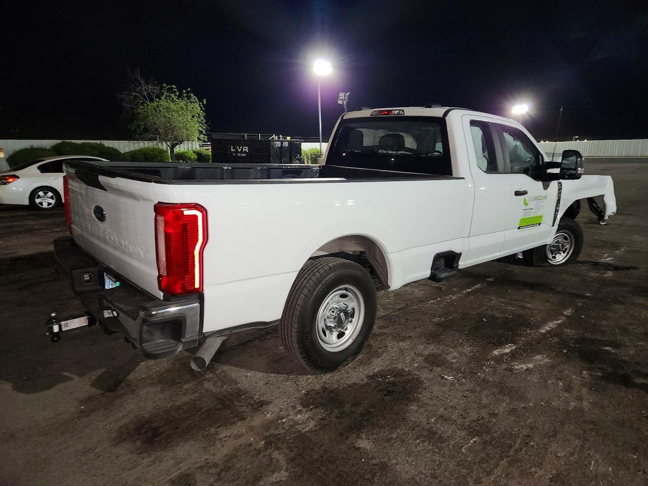 2025 Ford F250 Super Duty - zdjęcie 3