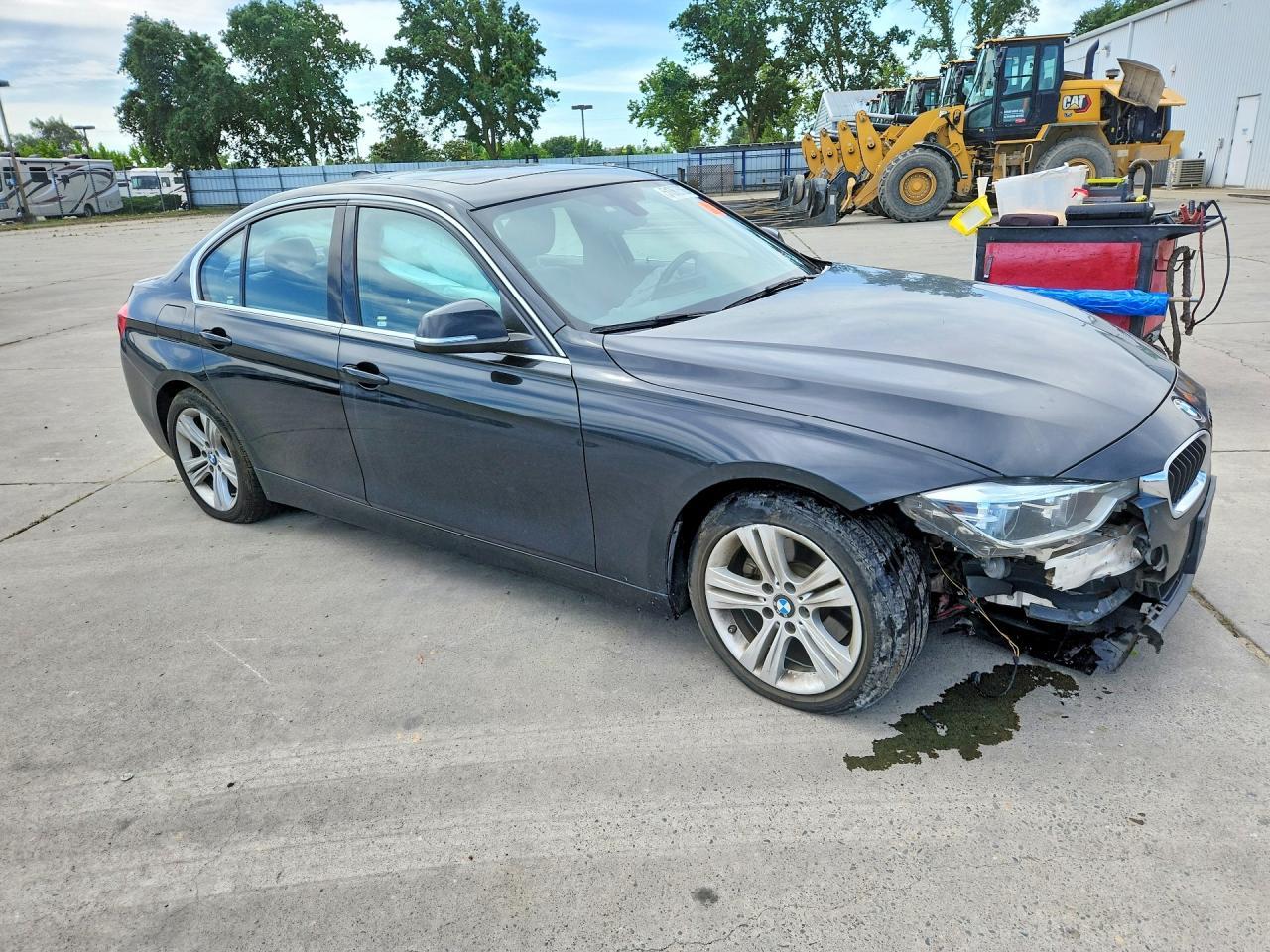 2018 BMW 330 I - zdjęcie 4