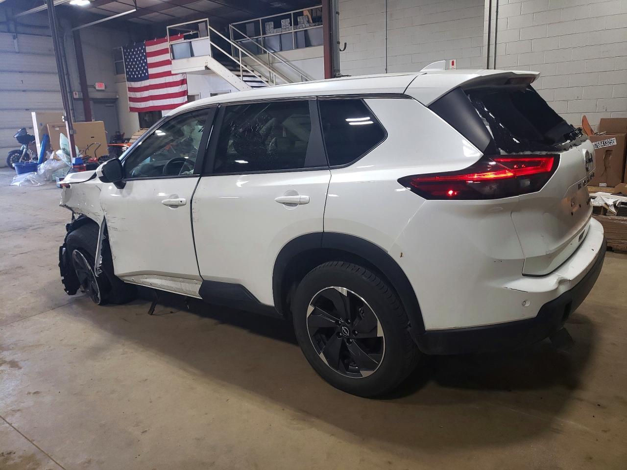 2024 Nissan Rogue Sv - zdjęcie 2