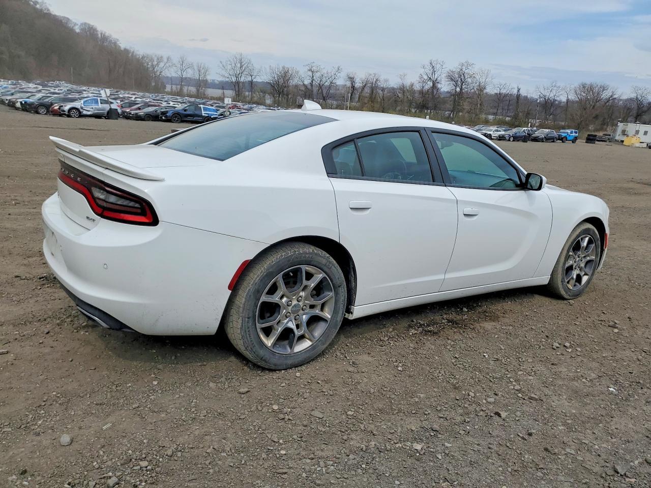 2015 Dodge Charger Sxt - zdjęcie 3