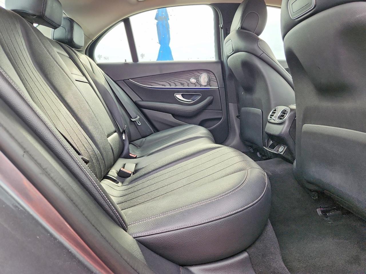 2018 Mercedes-Benz E 300 - zdjęcie 10