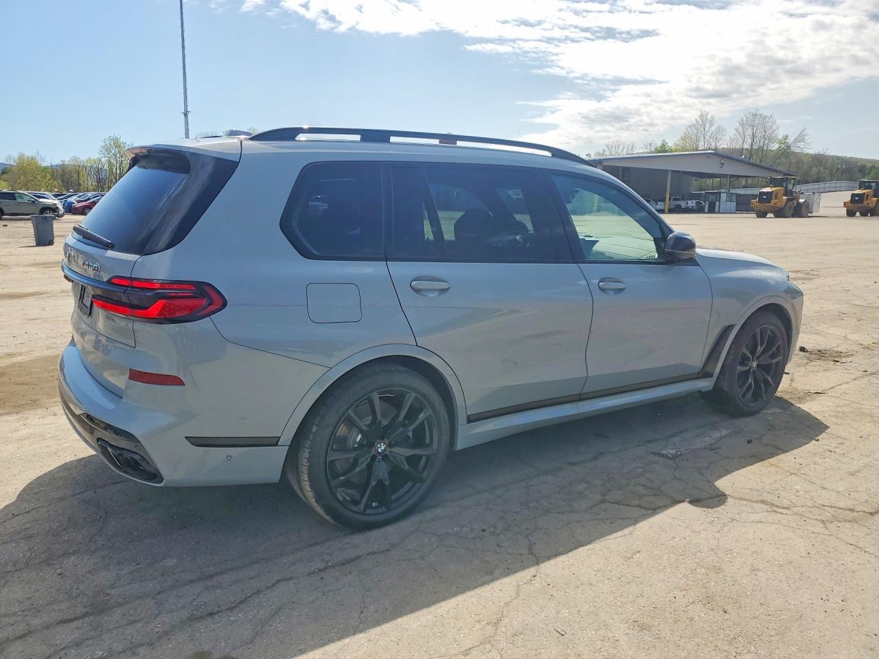 2026 BMW X7 M60I - zdjęcie 3