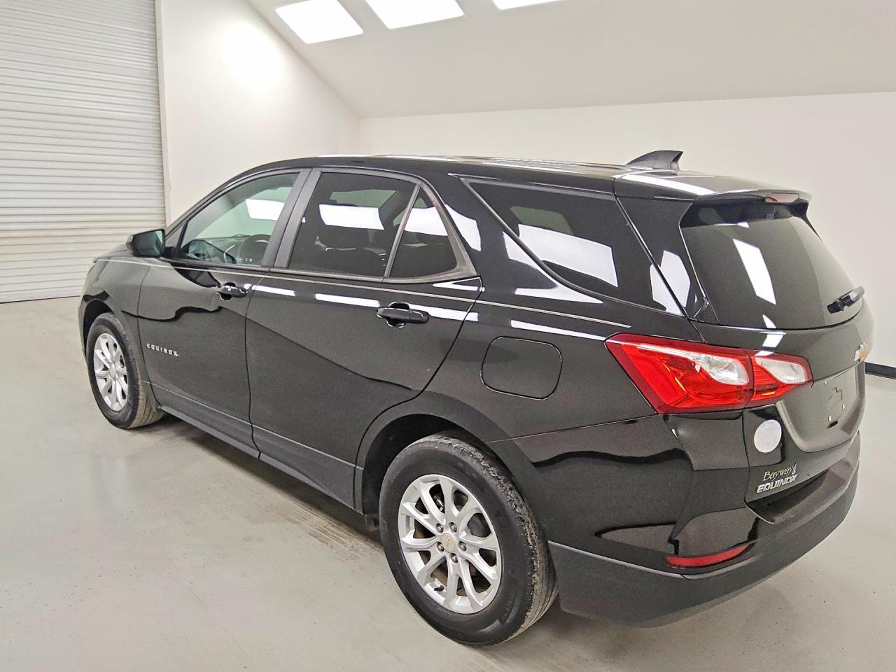 2020 Chevrolet Equinox Ls - zdjęcie 2