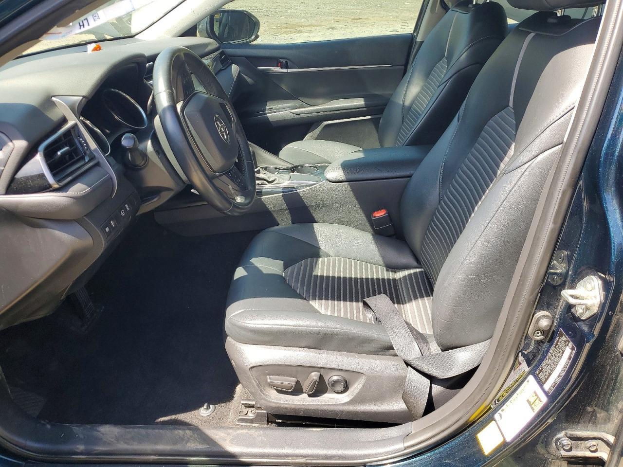 2020 Toyota Camry Se - zdjęcie 7