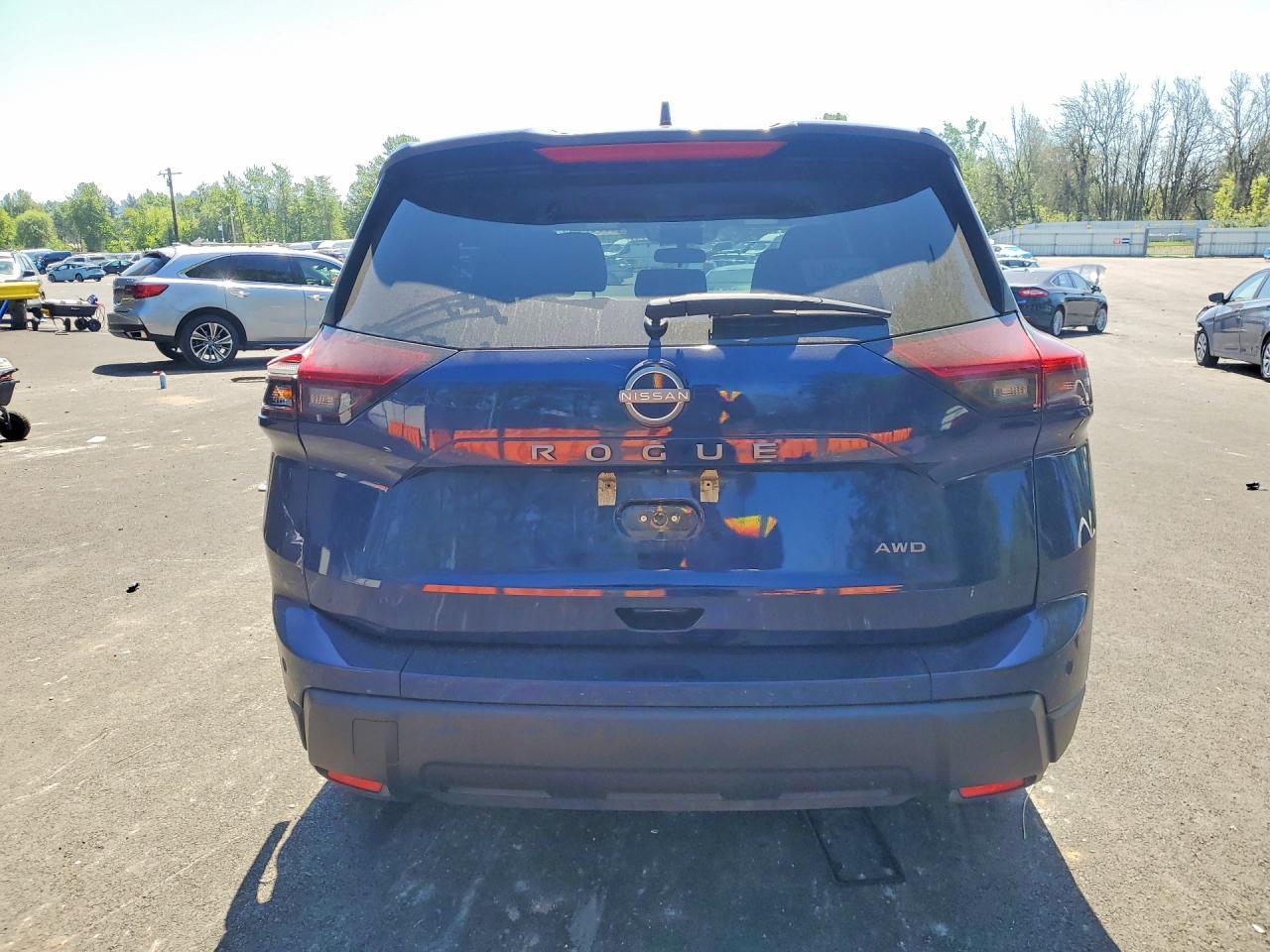 2025 Nissan Rogue Sv - zdjęcie 6
