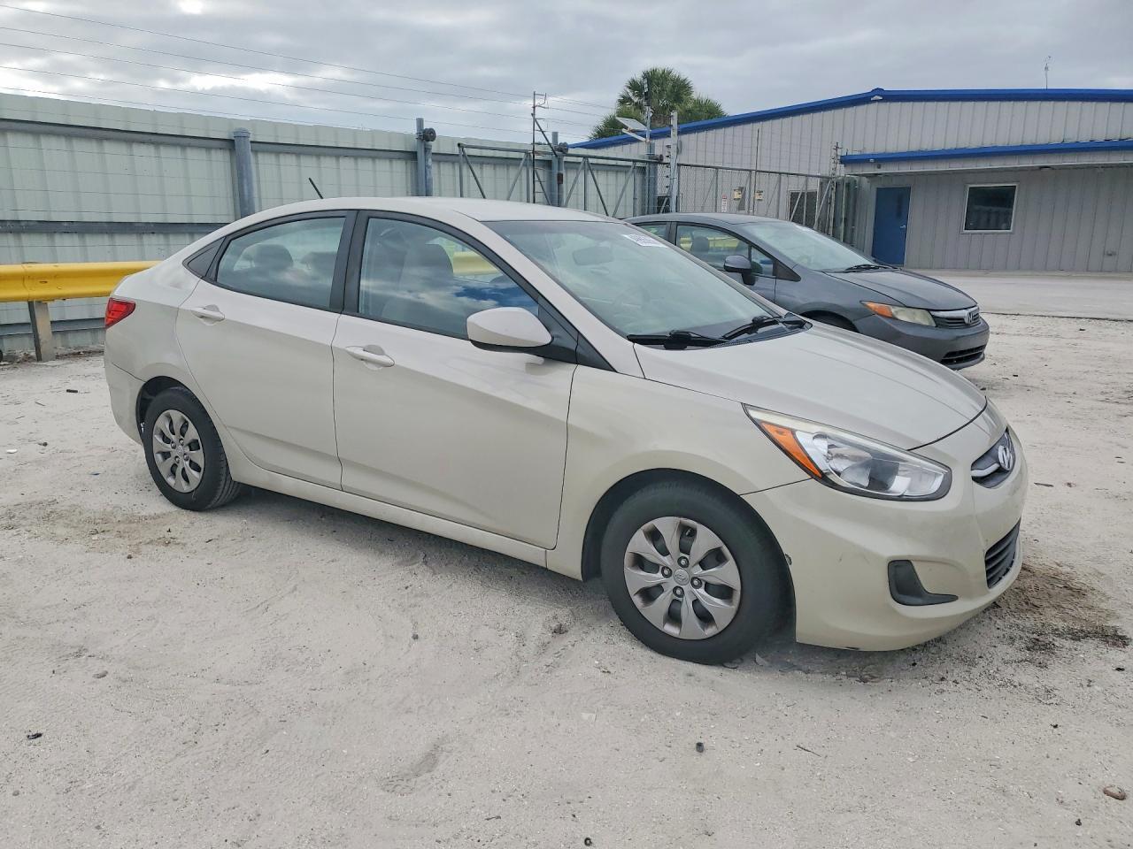 2017 Hyundai Accent Se - zdjęcie 4