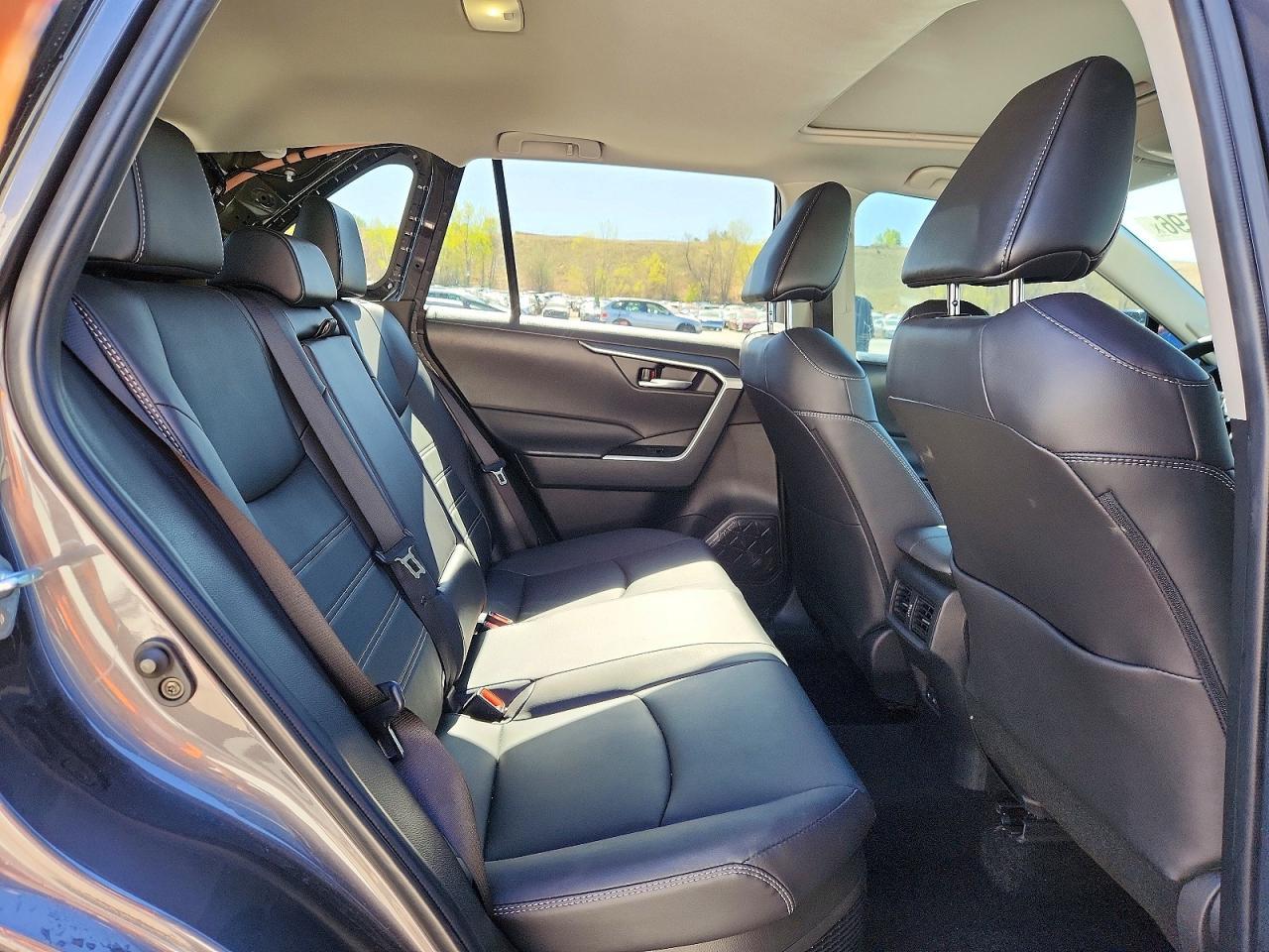 2024 Toyota Rav4 Xle Premium - zdjęcie 11