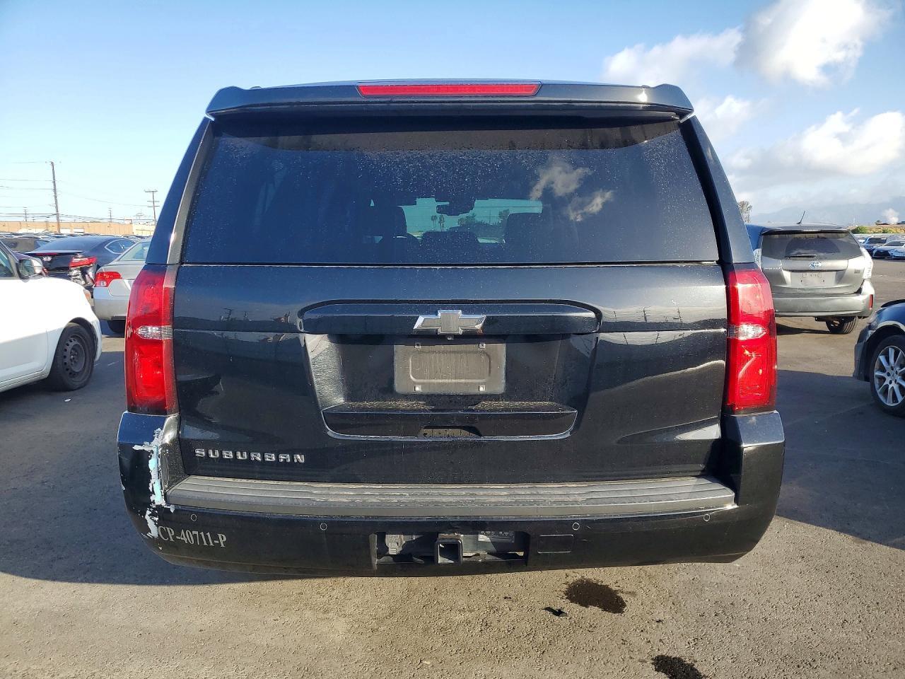 2019 Chevrolet Suburban - zdjęcie 6