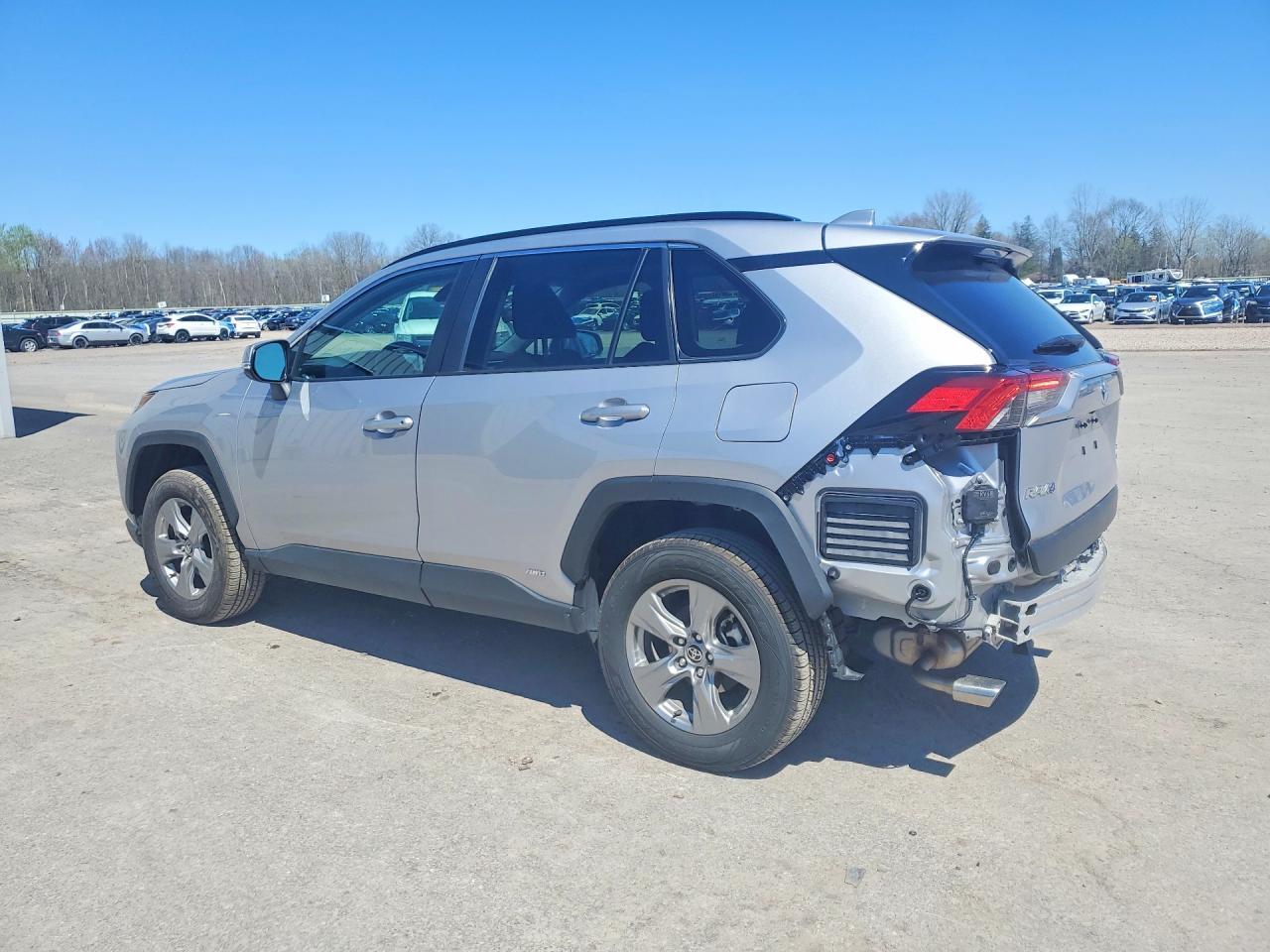 2024 Toyota Rav4 Hybrid Xle - zdjęcie 2