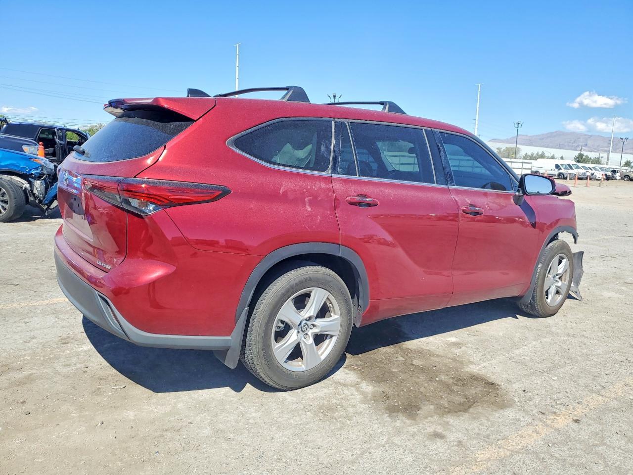 2022 Toyota Highlander Le - zdjęcie 3