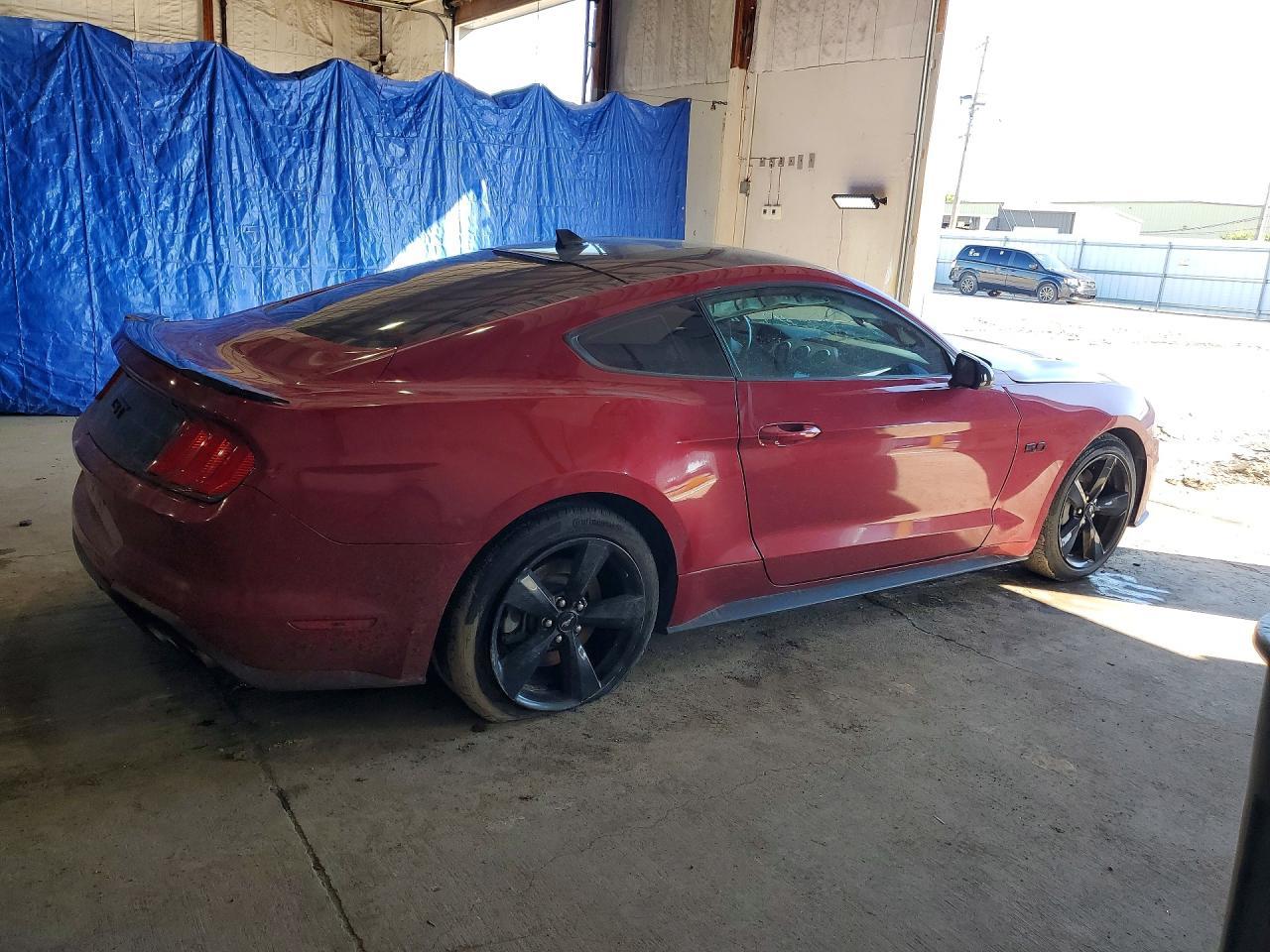 2021 Ford Mustang Gt - zdjęcie 3