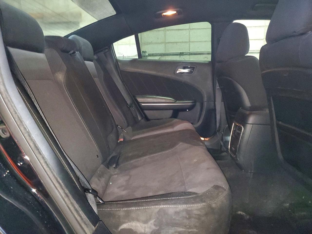 2016 Dodge Charger R - zdjęcie 10