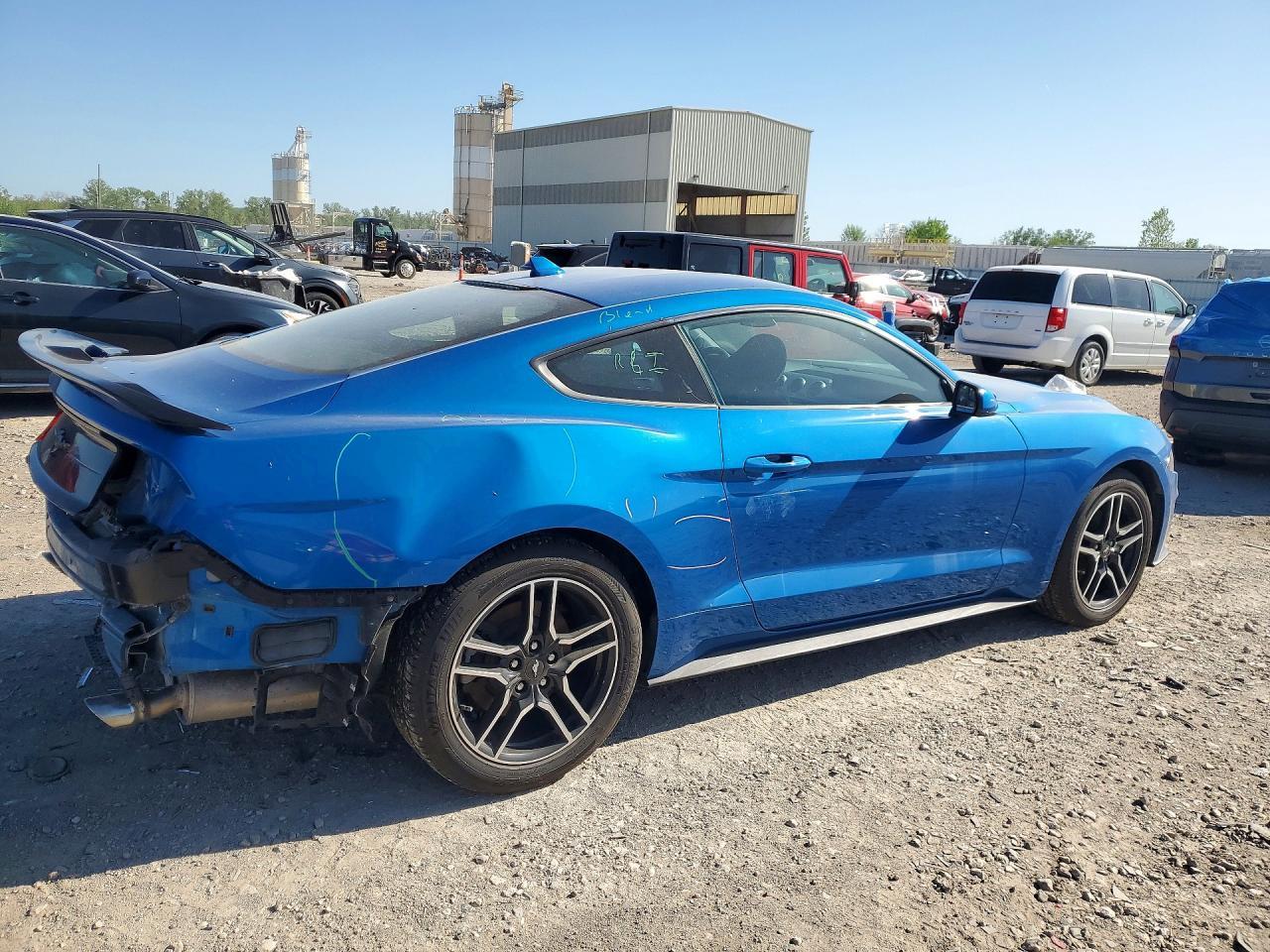 2020 Ford Mustang - zdjęcie 3