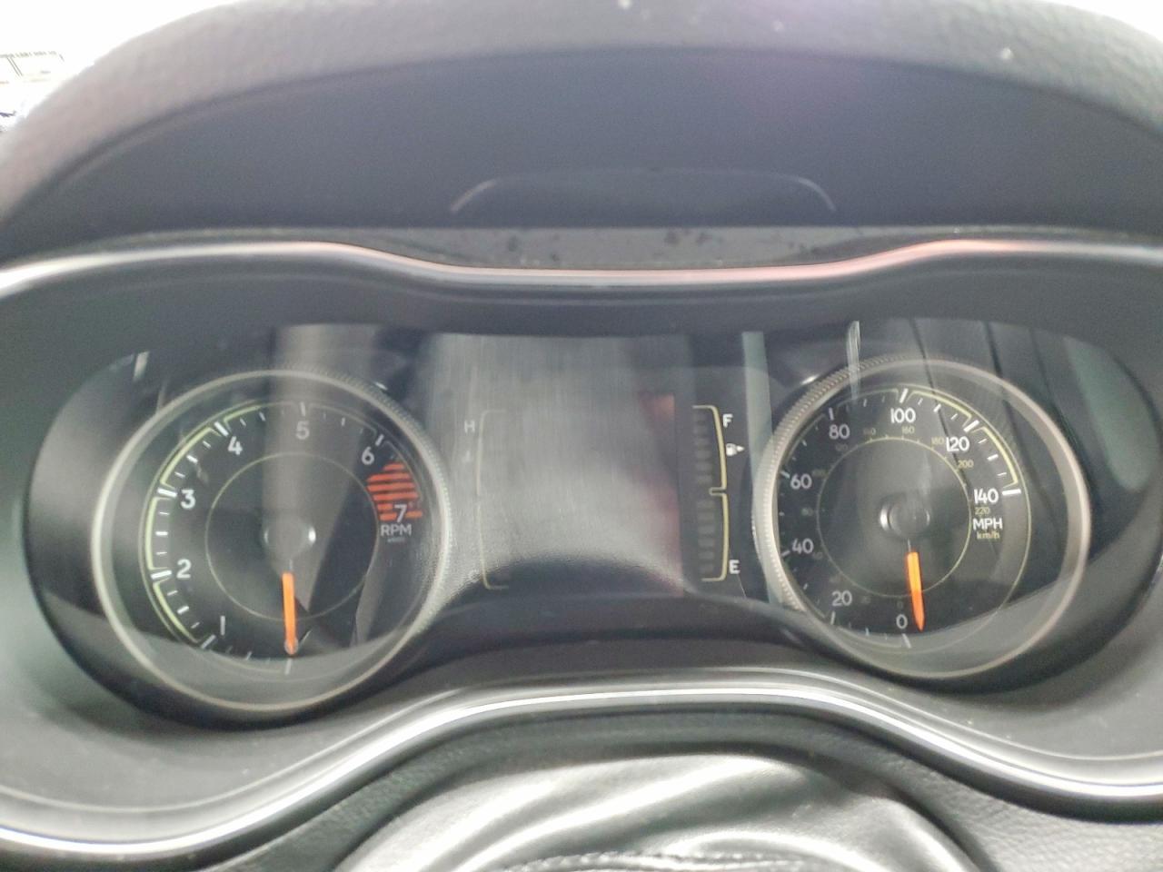 2021 Jeep Cherokee Latitude - zdjęcie 9