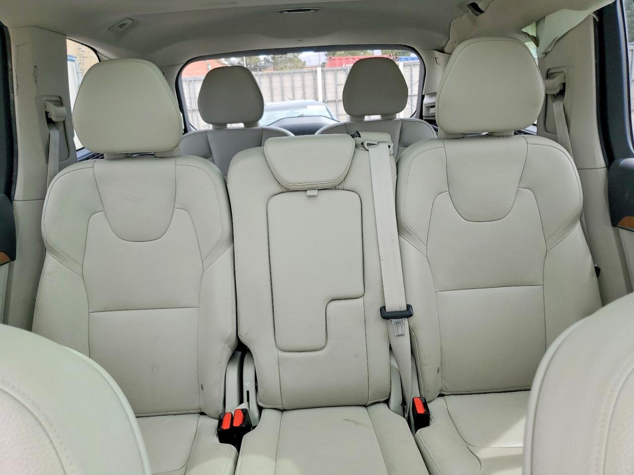 2022 Volvo Xc90 T6 Momentum - zdjęcie 10