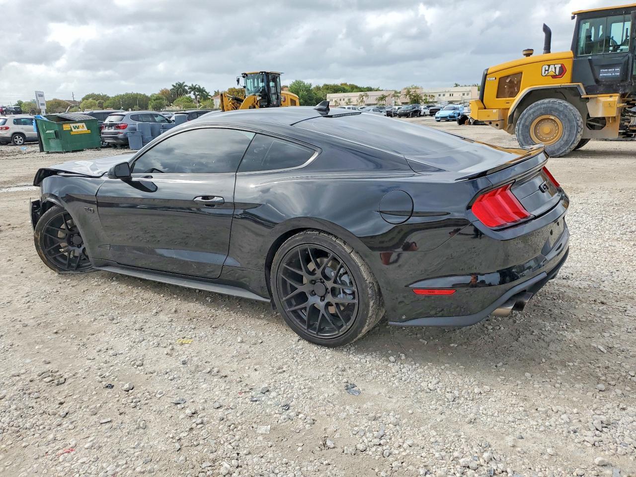 2020 Ford Mustang Gt - zdjęcie 2