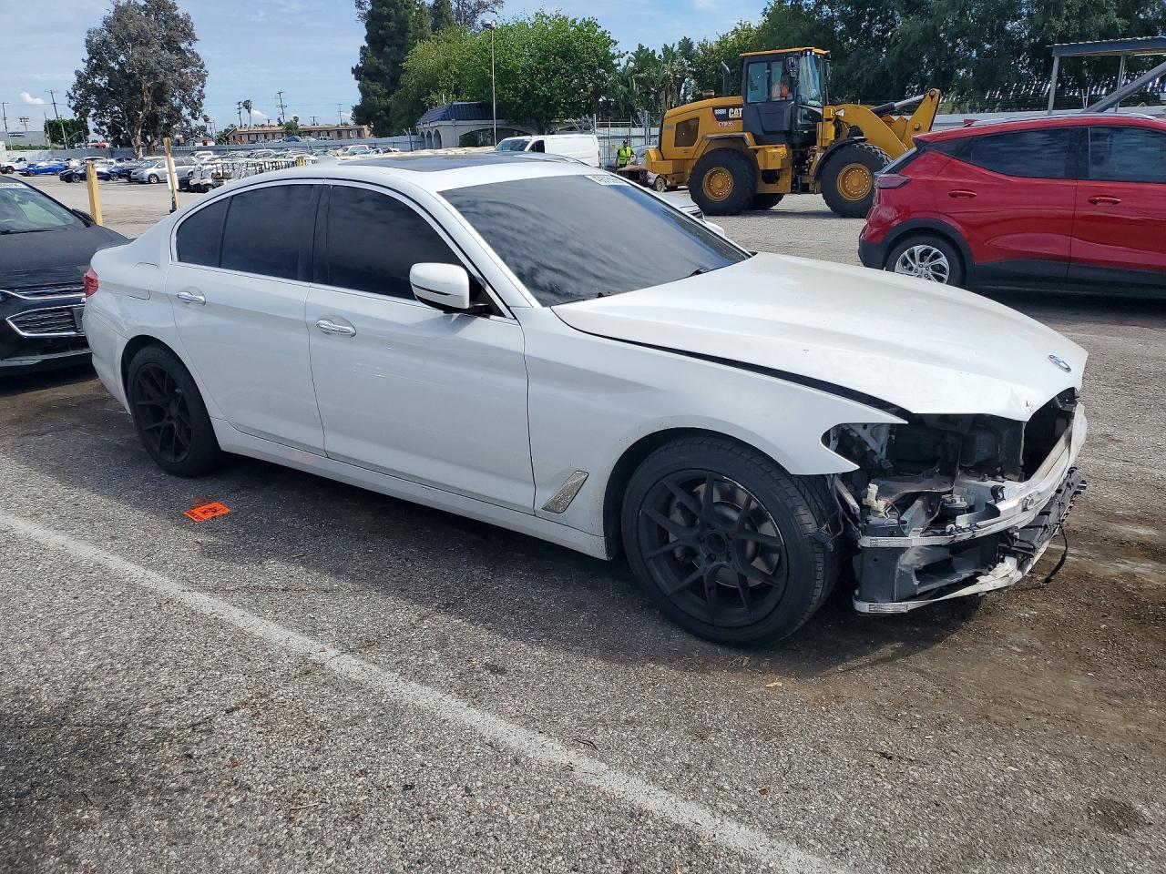 2018 BMW 530 I - zdjęcie 4