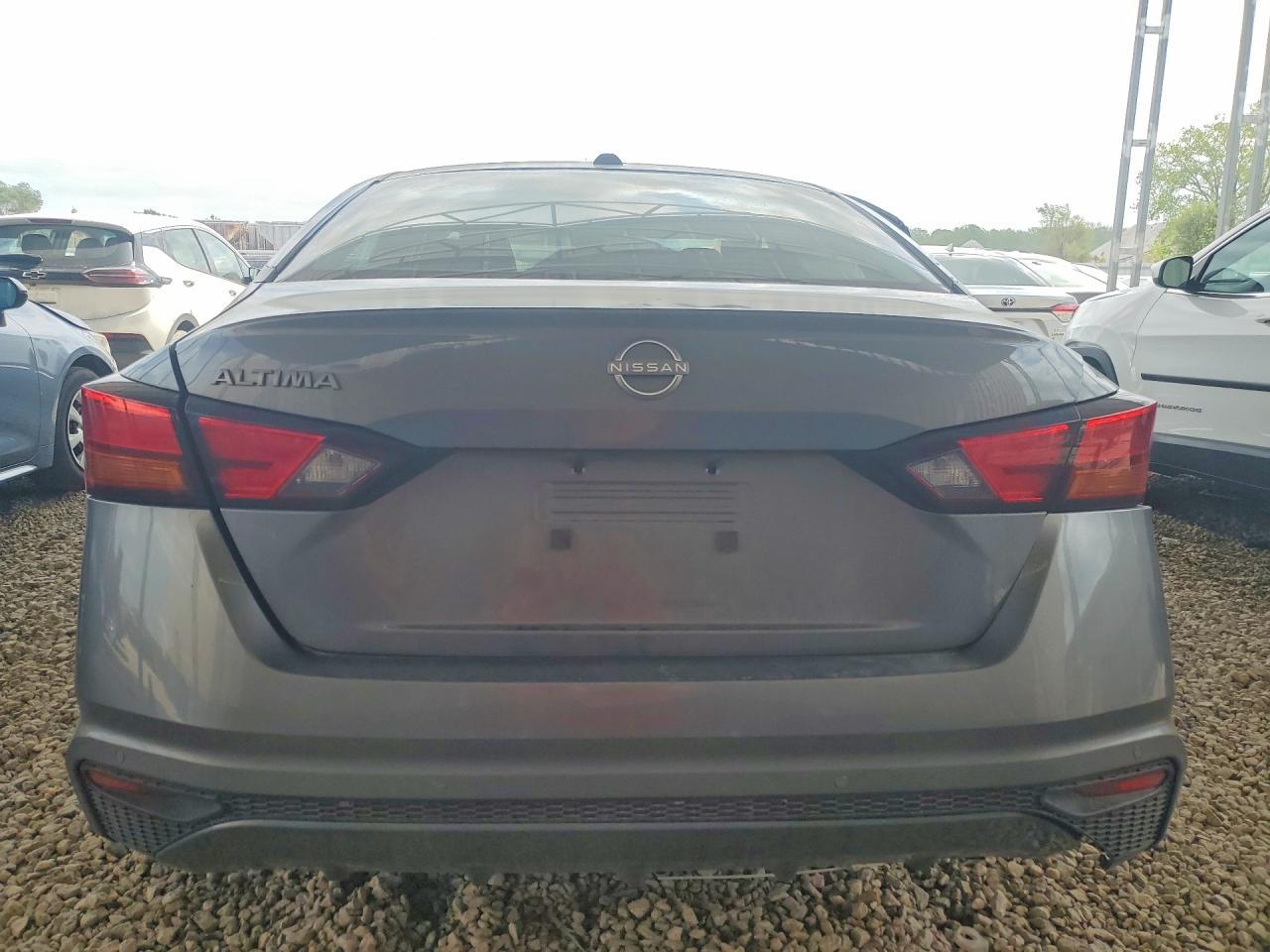 2025 Nissan Altima Sv - zdjęcie 6