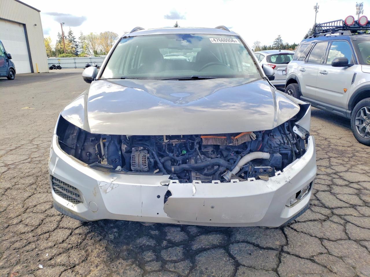 2017 Volkswagen Tiguan S - zdjęcie 5