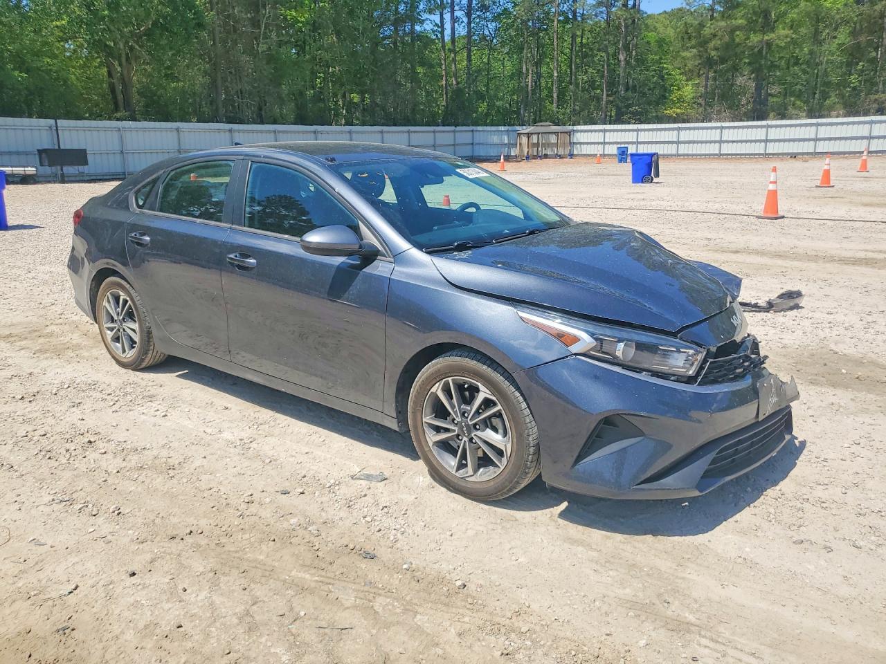 2023 Kia Forte Lxs - zdjęcie 4