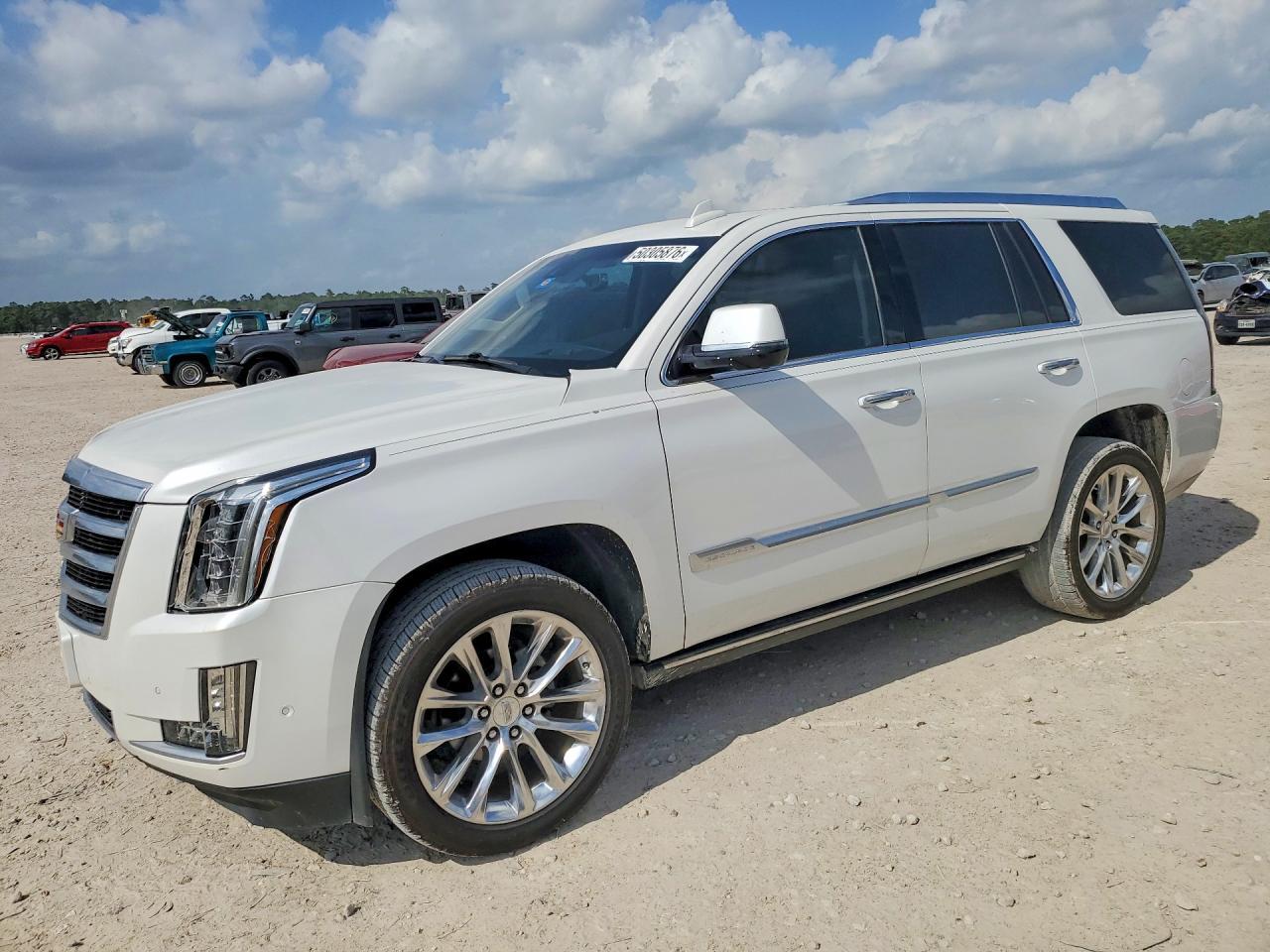 2019 Cadillac Escalade Premium Luxury - zdjęcie główne