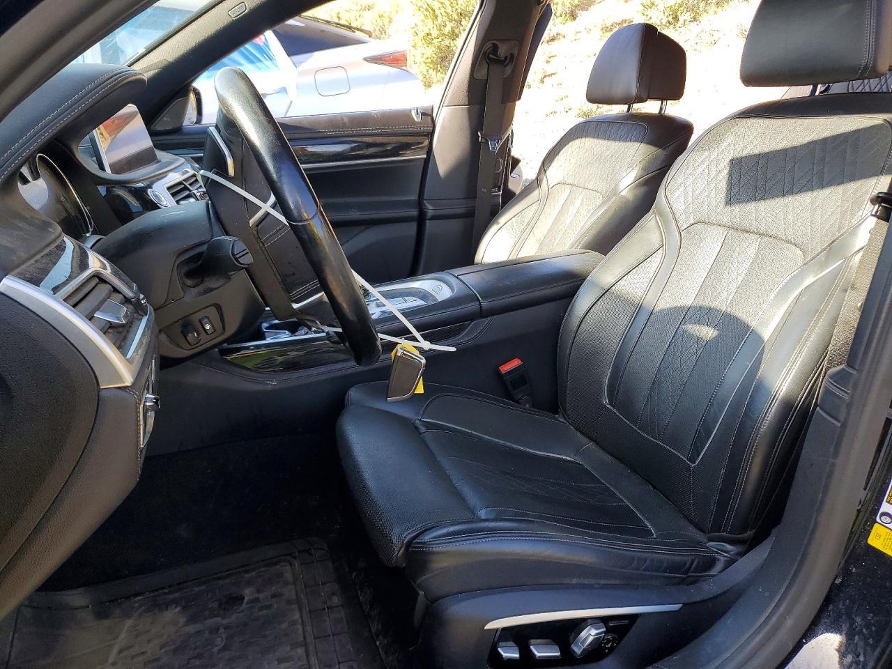 2017 BMW 750 I - zdjęcie 7