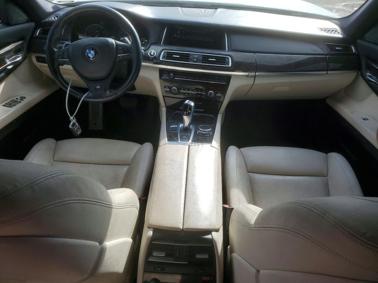 2014 BMW 740 I - zdjęcie 8