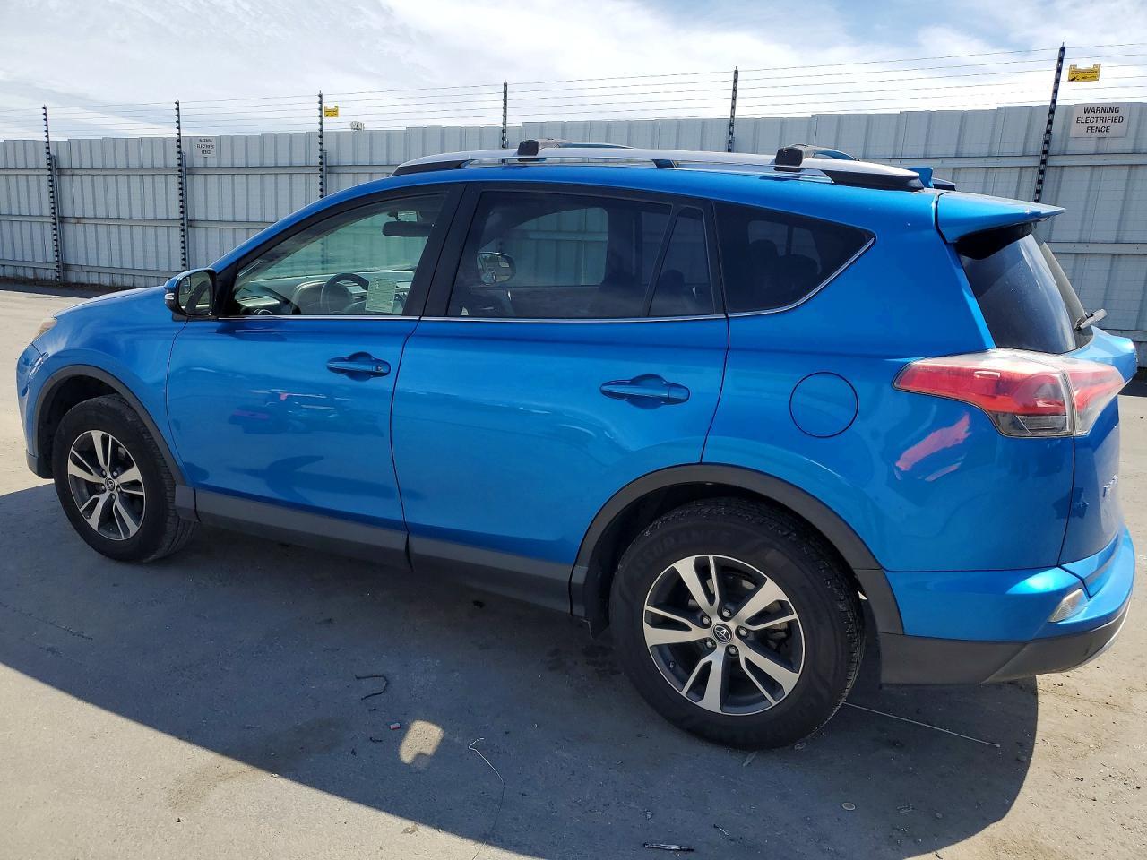 2016 Toyota Rav4 Xle - zdjęcie 2
